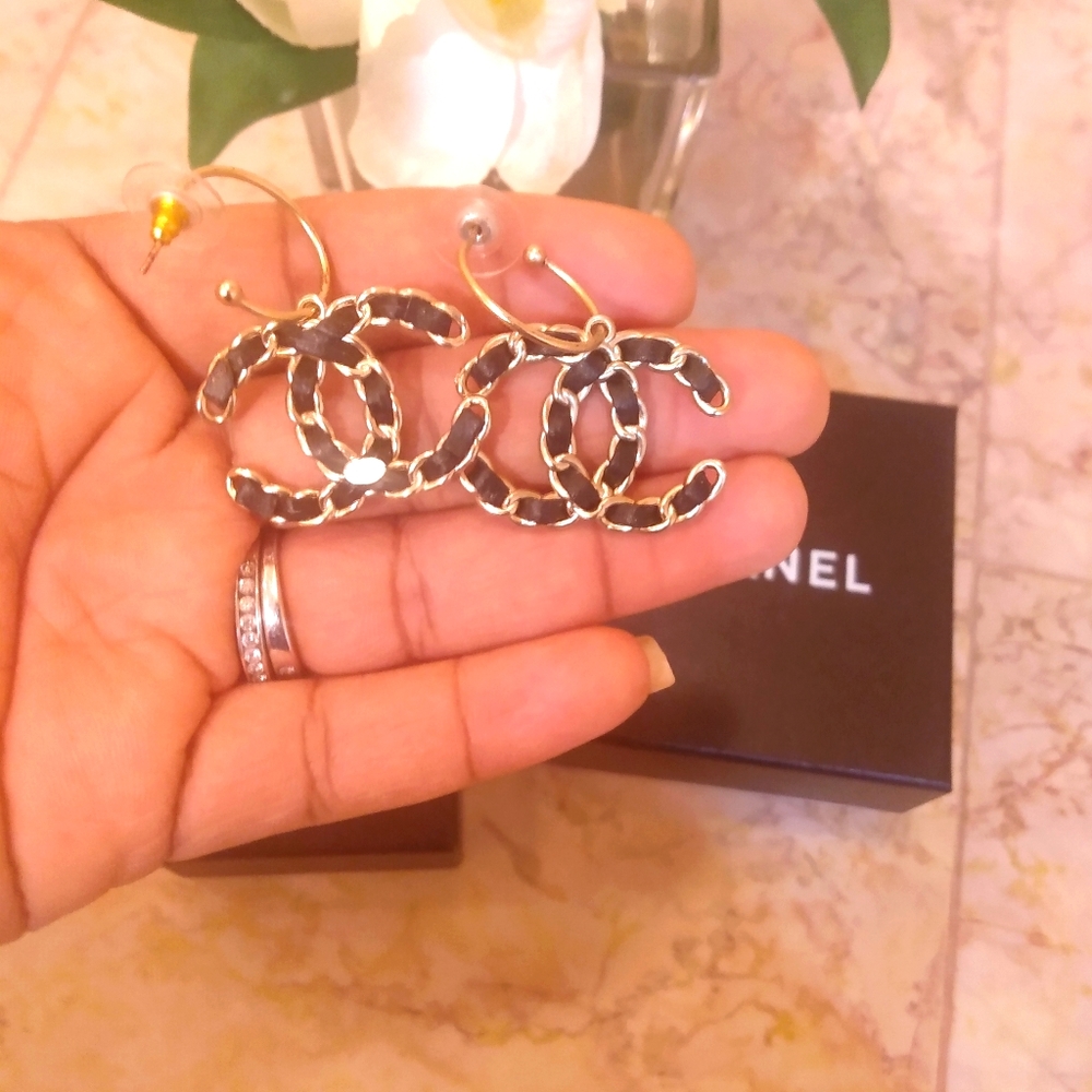 Rare chanel earrings
